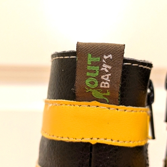 Outrageously Cute OutBak's 6/7 Children's Faux Leather Zip Boots - Picture 4 of 10